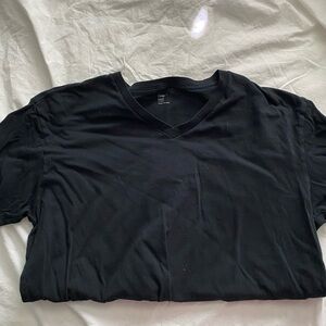 GAP BLACK V NECK LARGE